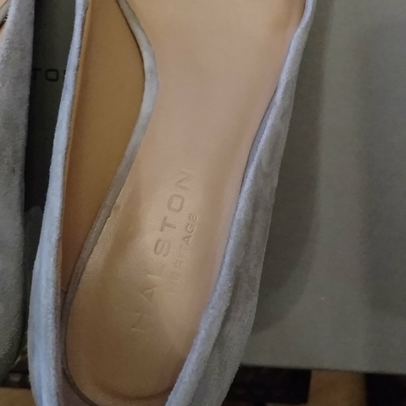 New Beautiful Halston gray suede heels - Picture 10 of 10